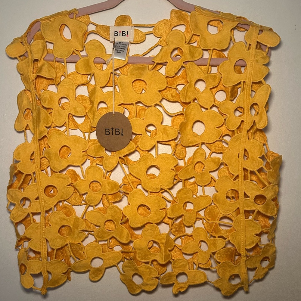 BiBi Yellow‎ Gold Cropped Cutout Tank Top